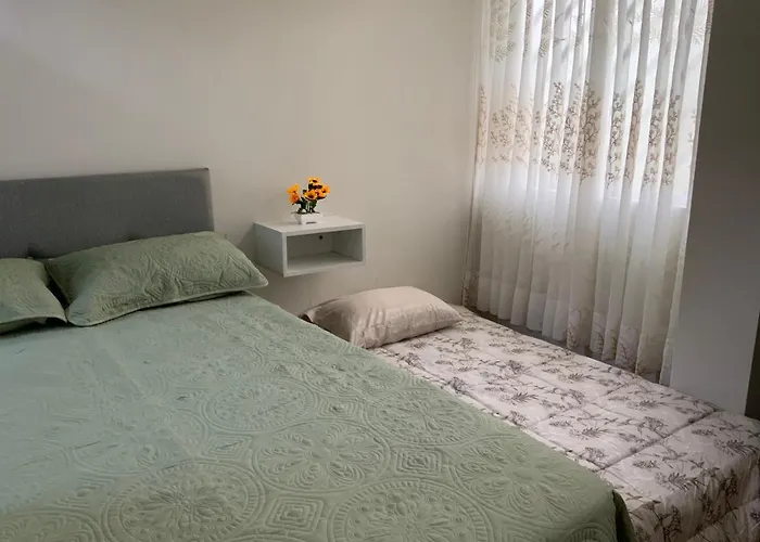 Modern House Full Apartment-Planta Baja
